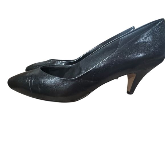 Joyce low heeled black pump. Size 7. - Picture 4 of 5